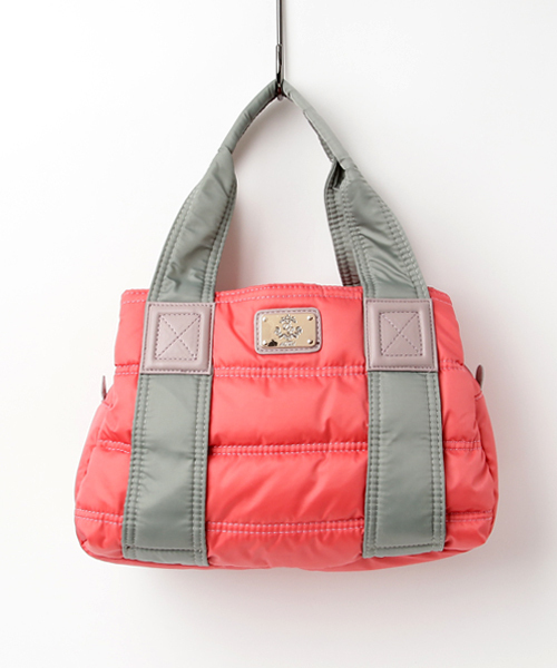 VitaFelice(ヴィータフェリーチェ)の「キルティングトートバッグ(M)(トートバッグ・レディース・チャコールグレー/ブラック/ベージュ/パープル/ネイビー/カーキ/ピンク/アイボリー/グレー系その他/ナチュラル/パープル系その他/ワイン/ブラック系その他/ベージュ系その他/グレー/ブラウン/パープル系その他2/チャコール/ライトグレー/ドット/カモフラージュ・FREE)」の18枚目の写真