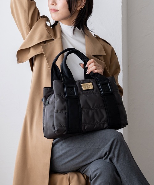 VitaFelice(ヴィータフェリーチェ)の「キルティングトートバッグ(M)(トートバッグ・レディース・チャコールグレー/ブラック/ベージュ/パープル/ネイビー/カーキ/ピンク/アイボリー/グレー系その他/ナチュラル/パープル系その他/ワイン/ブラック系その他/ベージュ系その他/グレー/ブラウン/パープル系その他2/チャコール/ライトグレー/ドット/カモフラージュ・FREE)」の8枚目の写真