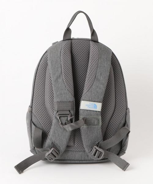 THE NORTH FACE（ザノースフェイス）の「【THE NORTH FACE(ザノースフェイス)】 Homeslice 8L（バックパック/リュック・キッズ・グレー/ホワイト・FREE）」の5枚目の写真