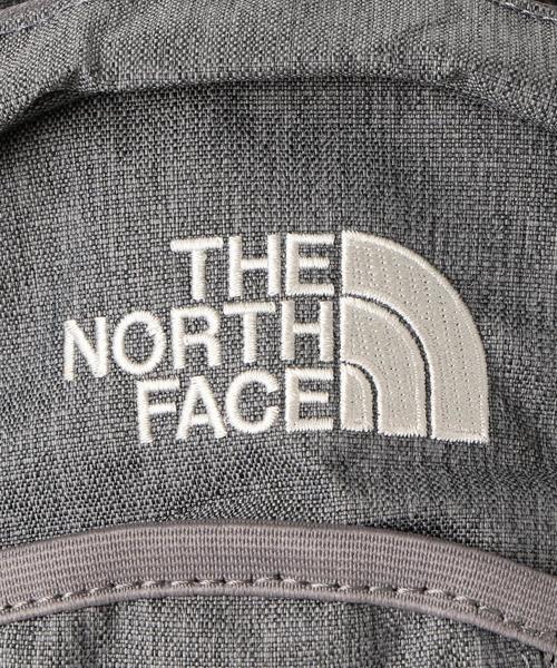 THE NORTH FACE（ザノースフェイス）の「【THE NORTH FACE(ザノースフェイス)】 Homeslice 8L（バックパック/リュック・キッズ・グレー/ホワイト・FREE）」の7枚目の写真