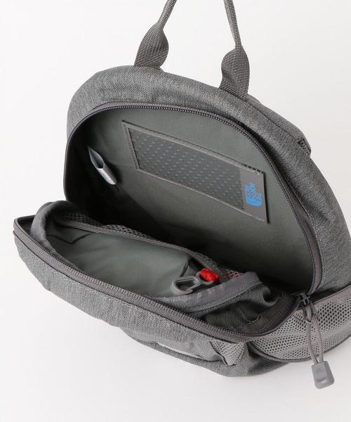 THE NORTH FACE（ザノースフェイス）の「【THE NORTH FACE(ザノースフェイス)】 Homeslice 8L（バックパック/リュック・キッズ・グレー/ホワイト・FREE）」の8枚目の写真