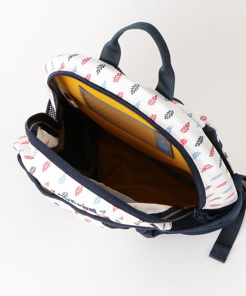 THE NORTH FACE（ザノースフェイス）の「【THE NORTH FACE(ザノースフェイス)】 Homeslice 8L（バックパック/リュック・キッズ・グレー/ホワイト・FREE）」の3枚目の写真