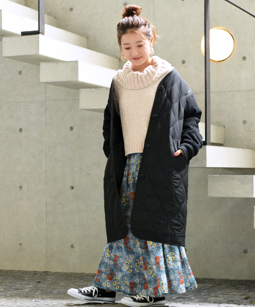 w closet（ダブルクローゼット）の「ひょうたんキルティング袖切替ロングコート（その他アウター・レディース・ブラック/カーキ・FREE）」の11枚目の写真