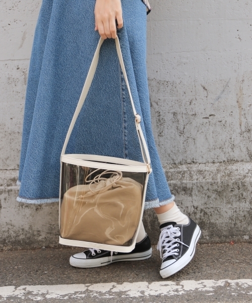 PAGEBOY(ページボーイ)の「クリアショルダーバッグ(ショルダーバッグ・レディース・ダークブラウン/オフホワイト/ラベンダー・FREE)」の2枚目の写真