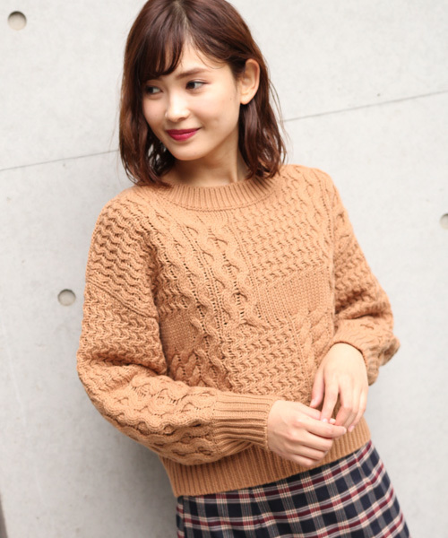 apres jour（アプレジュール）の「ケーブルパッチワークニット【ZOZOTOWN限定アイテム】（ニット/セーター・レディース・ライトグレー/ベージュ/オフホワイト/キャメル/マスタード/ダークネイビー・フリー）」の6枚目の写真