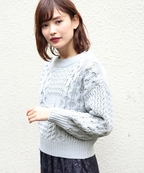 apres jour（アプレジュール）の「ケーブルパッチワークニット【ZOZOTOWN限定アイテム】（ニット/セーター・レディース・ライトグレー/ベージュ/オフホワイト/キャメル/マスタード/ダークネイビー・フリー）」の2枚目の写真