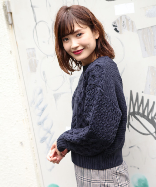 apres jour（アプレジュール）の「ケーブルパッチワークニット【ZOZOTOWN限定アイテム】（ニット/セーター・レディース・ライトグレー/ベージュ/オフホワイト/キャメル/マスタード/ダークネイビー・フリー）」の15枚目の写真