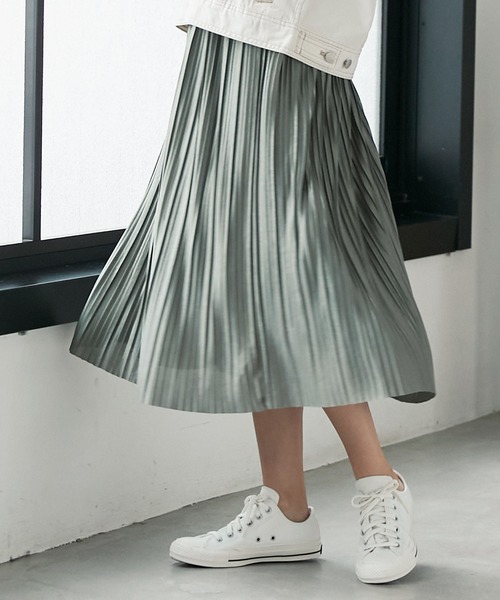 KOBE LETTUCE（コウベレタス）の「ロング丈／マキシ丈2typeサテンプリーツスカート（スカート・レディース・ブラック/パープル/グレー/ベージュ系その他/グリーン/モカ/ホワイト/ラベンダー/グリーン系その他/ピンク/ベージュ/グレー系その他2/ブラウン系その他2/ベージュ系その他2/ベージュ系その他3/グリーン系その他2/パープル系その他2/オリーブ/パープル系その他/アイボリー/ホワイト系その他/グレー系その他/ブラウン系その他・FREE）」の18枚目の写真