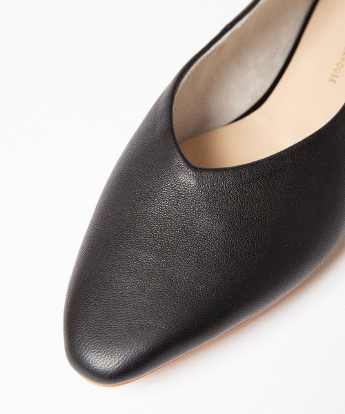 PICHE ABAHOUSE（ピシェ アバハウス）の「バブーシュ2WAYフラットシューズ（パンプス・レディース・ホワイト/ブラック/シルバー・40/38/39/35/36/37/34）」の8枚目の写真