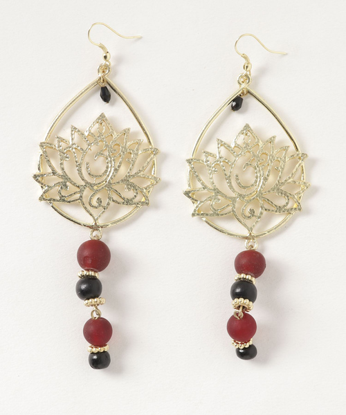 チャイハネ（チャイハネ）の「【チャイハネ】ロータスオームピアス（ピアス（両耳用）・レディース・レッド/ブルー・FREE）」の2枚目の写真