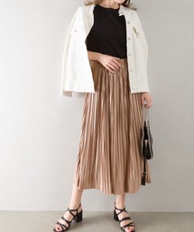 サテンプリーツスカート