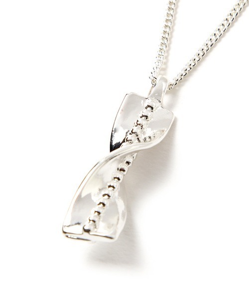 PAGEBOY（ページボーイ）の「トルネードチェーンネックレス（ネックレス・レディース・ライトグレー・FREE）」の3枚目の写真