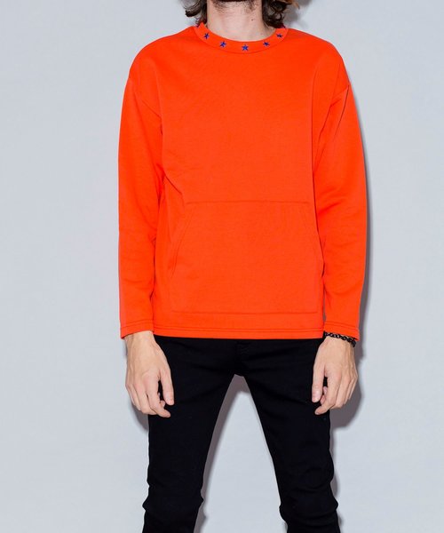 NO ID.(ノーアイディ)の「【NO ID.】Neck Embroidery Pullover / ネック 刺繍 プルオーバー(Tシャツ/カットソー・メンズ・ブラック/オレンジ/パープル/アイボリー・1/2)」の6枚目の写真