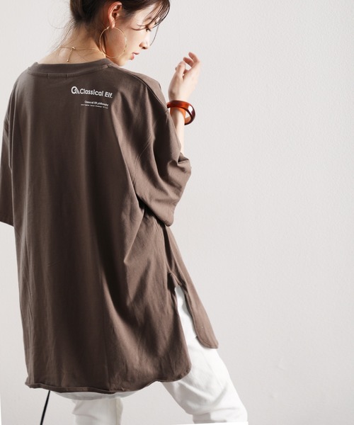 classicalelf(クラシカルエルフ)の「ショルダーロゴバックプリント サイドスリット入り無地クルーネックビッグシルエットTシャツ(半端袖)(Tシャツ/カットソー・レディース・ブラウン/ベージュ/ホワイト/ブラック・X-LARGE/MEDIUM)」の15枚目の写真