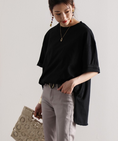 classicalelf(クラシカルエルフ)の「ショルダーロゴバックプリント サイドスリット入り無地クルーネックビッグシルエットTシャツ(半端袖)(Tシャツ/カットソー・レディース・ブラウン/ベージュ/ホワイト/ブラック・X-LARGE/MEDIUM)」の20枚目の写真