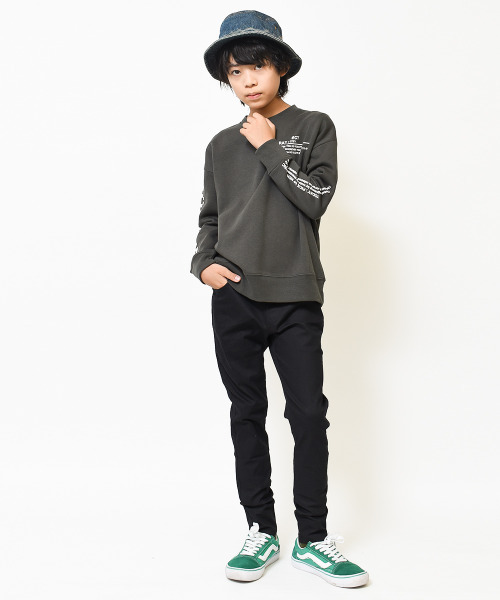 RAT EFFECT（ラットエフェクト）の「【裏起毛】袖プリントビッグトレーナー（スウェット・キッズ・チャコールグレー/ブラウン/ブラック/ベージュ/オフホワイト/カーキ/ブルー・120/130/140/150/160/170）」の16枚目の写真