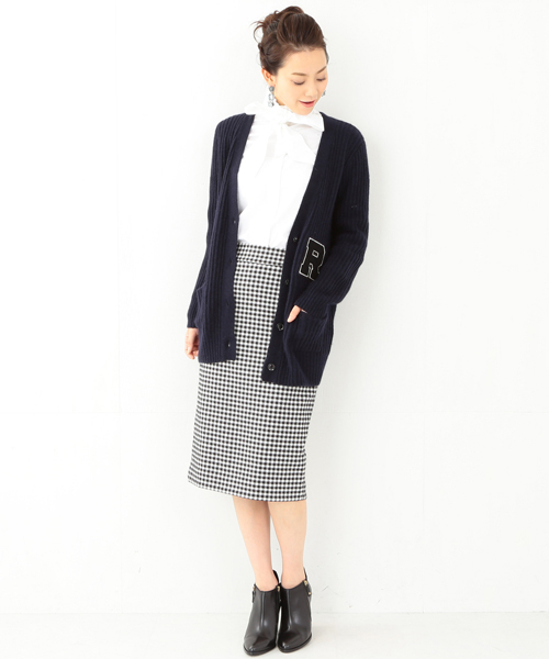 Ray BEAMS(レイビームス)の「Ray BEAMS / "R"レタード ロングV カーディガン(カーディガン/ボレロ・レディース・シルバー/ネイビー・ONE SIZE)」の19枚目の写真