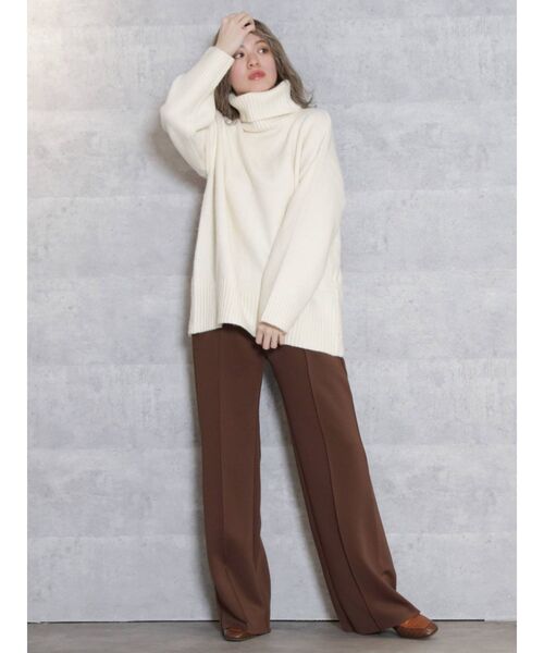 dazzlin（ダズリン）の「バックスリットラインタートルニットトップス（ニット/セーター・レディース・ブラック/アイボリー/モカ/ベージュ・FREE）」の11枚目の写真