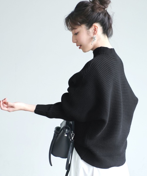 coca(coca)(コカ)の「極厚ドルマンハイネックニット(ニット/セーター・レディース・ブラック/ベージュ/アイボリー・ONE SIZE)」の3枚目の写真
