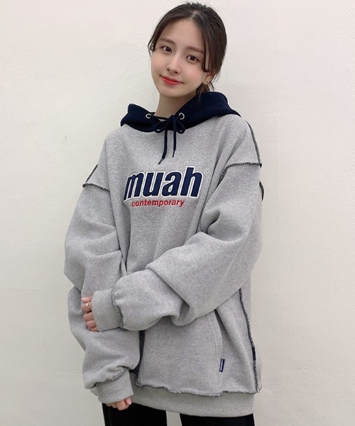 ムーアムーアフード付きパーカー グレー　muhamuha A'GEM/9 × .kom 『muah muah/ムーアムーア』 LOGO STITCH