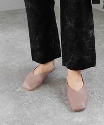 minia | 斜めワイドスクエアトゥのVカットフラットパンプス/かかとが踏めるバブーシュ　◆(パンプス)