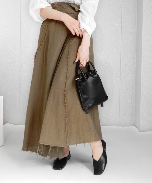 セール】斜めワイドスクエアトゥのVカットフラットパンプス