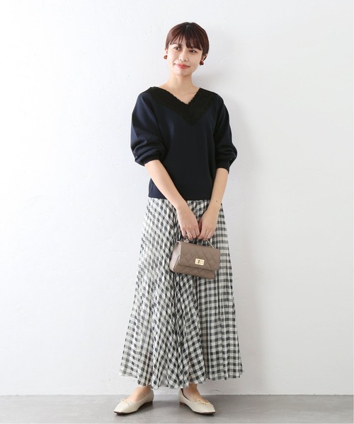 La TOTALITE（ラトータリテ）の「レースVネックプルオーバー【手洗い可能】◆（ニット/セーター・レディース・ベージュ/ナチュラル/ネイビー・FREE）」の4枚目の写真