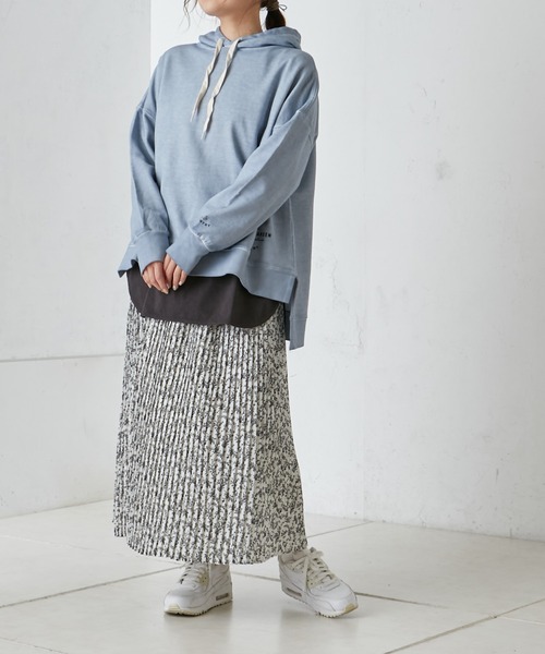 PUAL CE CIN（ピュアルセシン）の「【WEB限定】花柄プリントプリーツスカート（スカート・レディース・ホワイト/ブラック・FREE）」の3枚目の写真