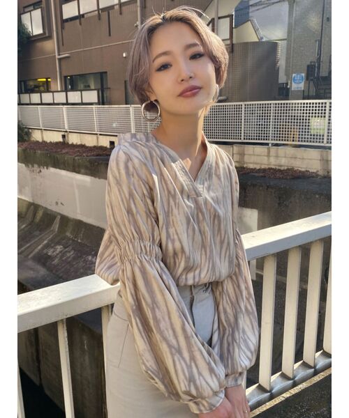 EMODA（エモダ）の「WIDE HOOPピアス（ピアス（両耳用）・レディース・シルバー/ゴールド・FREE）」の5枚目の写真