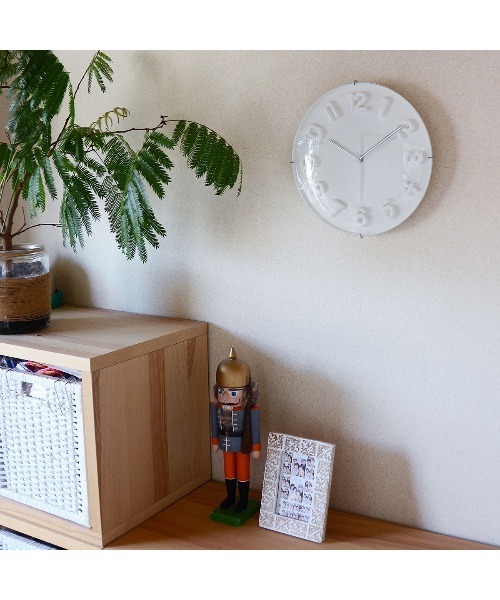 entre square（アントレスクエアー）の「ぷっくりとした文字盤が可愛い3Dクロック（掛け時計・レディース・ホワイト・ONE SIZE）」の2枚目の写真