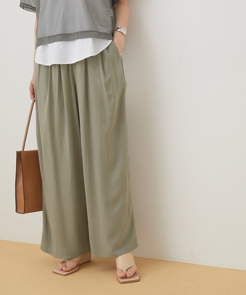 ADAM ET ROPE'(アダムエロペ)の「【セットアップ対応】イージーレーヨンパンツ(その他パンツ・レディース・グレー/ダークブラウン・FREE)」の1枚目の写真