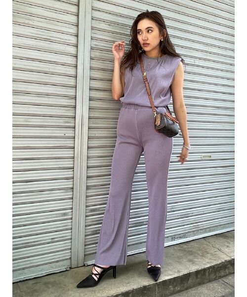 EVRIS（エヴリス）の「プリーツショルダーパットトップス【セットアップ着用可能】（Tシャツ/カットソー・レディース・ブラック/パープル/アイボリー・FREE）」の13枚目の写真