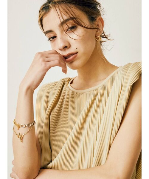 EVRIS（エヴリス）の「プリーツショルダーパットトップス【セットアップ着用可能】（Tシャツ/カットソー・レディース・ブラック/パープル/アイボリー・FREE）」の9枚目の写真