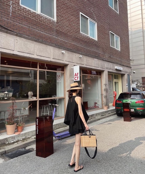 Jewelobe(ジュエローブ)の「イレヘムノースリトップス&ショートパンツセットアップ(セットアップ・レディース・ブラック/ベージュ/オフホワイト・FREE)」の16枚目の写真