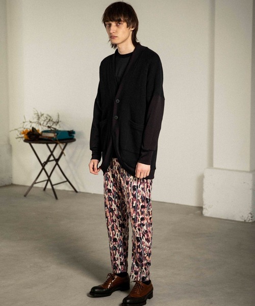 OURET（オーレット）の「ローゲージストレッチカノコ ラウンドカットカーディガン（カーディガン/ボレロ・メンズ・ブラック/グレー・2/3/1）」の19枚目の写真