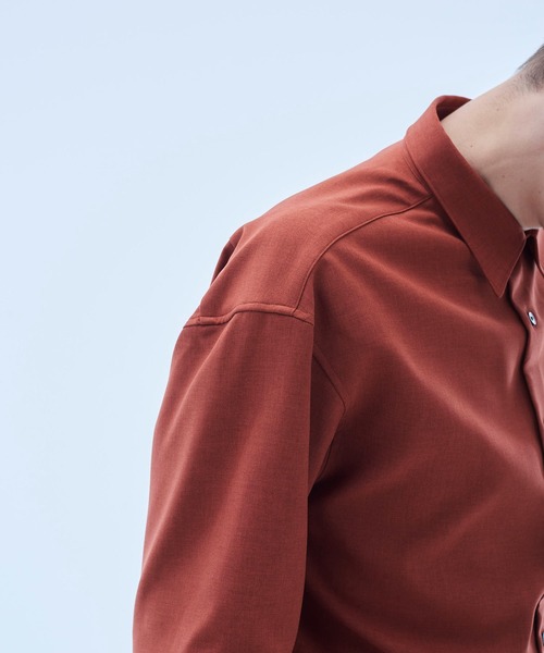 UNITED TOKYO(ユナイテッドトウキョウ)の「ボイルロングスリーブシャツ(シャツ/ブラウス・メンズ・グレイッシュベージュ/ブラウン/ブラック/アイボリー/オレンジ/ピンク/ダークブラウン・5/2/1/3)」の20枚目の写真