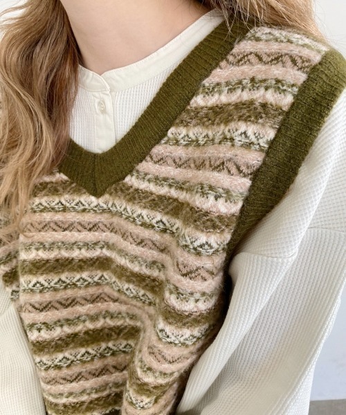 nemne store(ネンネストア)の「秋の香りとジャガードショートニットベスト(ベスト・レディース・カーキ/アイボリー/オフホワイト・フリー)」の17枚目の写真
