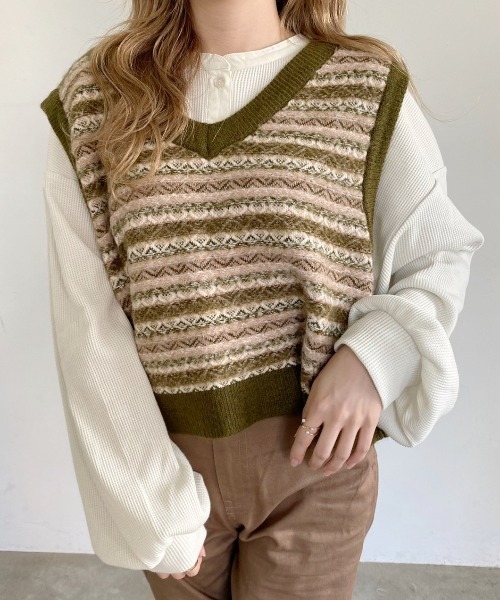 nemne store(ネンネストア)の「秋の香りとジャガードショートニットベスト(ベスト・レディース・カーキ/アイボリー/オフホワイト・フリー)」の4枚目の写真