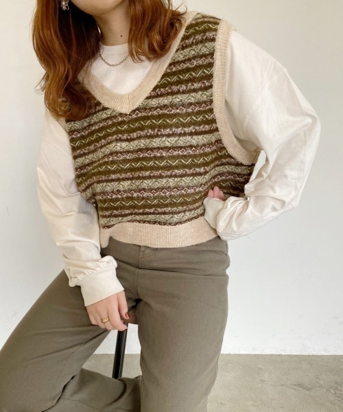 nemne store(ネンネストア)の「秋の香りとジャガードショートニットベスト(ベスト・レディース・カーキ/アイボリー/オフホワイト・フリー)」の11枚目の写真