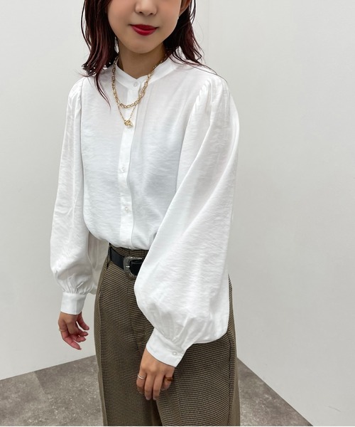 apres jour mignon（アプレジュールミニョン）の「袖ボリュームシャツ【ZOZOTOWN限定アイテム】（シャツ/ブラウス・レディース・ブラック/ブルー/オフホワイト・X-LARGE/フリー）」の4枚目の写真