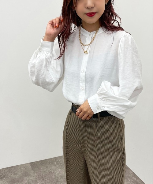 apres jour mignon（アプレジュールミニョン）の「袖ボリュームシャツ【ZOZOTOWN限定アイテム】（シャツ/ブラウス・レディース・ブラック/ブルー/オフホワイト・X-LARGE/フリー）」の5枚目の写真