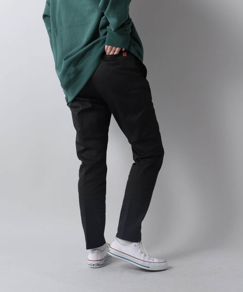 UNIVERSAL OVERALL（ユニバーサルオーバーオール）の「【UNIVERSAL OVERALL/ユニバーサルオーバーオール】OFFICER PANTS テーパードパンツ（チノパンツ・レディース・ブラック/ブラウン・SMALL/MEDIUM）」の7枚目の写真