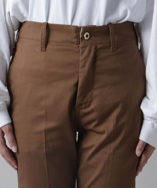 UNIVERSAL OVERALL（ユニバーサルオーバーオール）の「【UNIVERSAL OVERALL/ユニバーサルオーバーオール】OFFICER PANTS テーパードパンツ（チノパンツ・レディース・ブラック/ブラウン・SMALL/MEDIUM）」の5枚目の写真