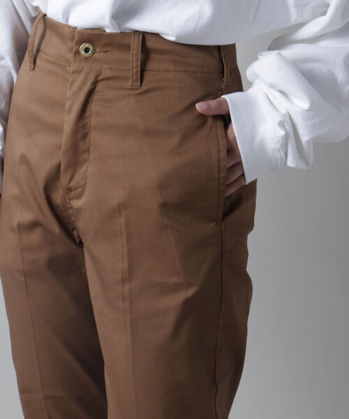 UNIVERSAL OVERALL（ユニバーサルオーバーオール）の「【UNIVERSAL OVERALL/ユニバーサルオーバーオール】OFFICER PANTS テーパードパンツ（チノパンツ・レディース・ブラック/ブラウン・SMALL/MEDIUM）」の8枚目の写真