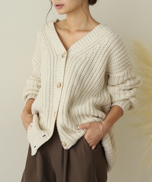 La-gemme（ラジェム）の「ローゲージニットカーディガン（カーディガン/ボレロ・レディース・ブラック/ダークブラウン/ブルーグリーン/グレー/グレイッシュベージュ/アイボリー・フリー）」の7枚目の写真