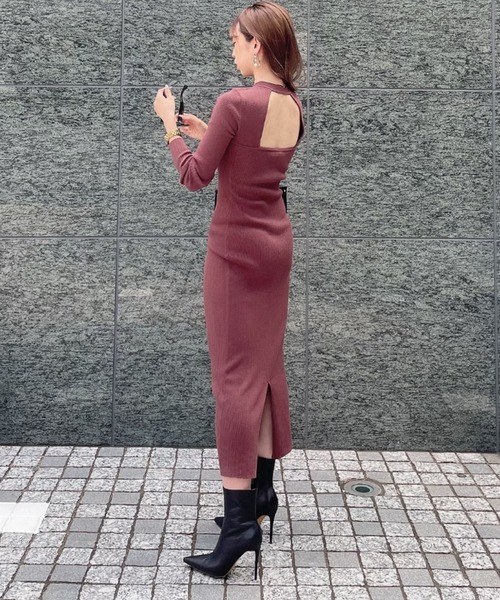 EIMY ISTOIRE（エイミーイストワール）の「バックオープンランダムリブニットワンピース（ワンピース・レディース・ブラック/ベージュ/ブラウン/ピンク/ブルー・FREE）」の7枚目の写真