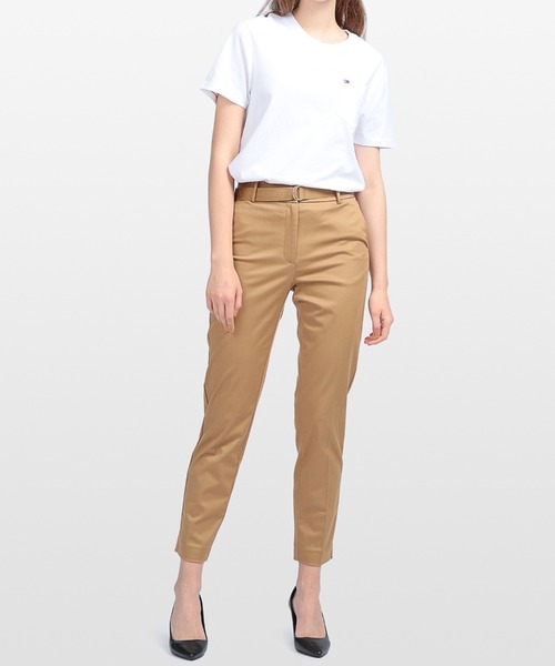 TOMMY HILFIGER(トミーヒルフィガー)の「【ESSENTIALS】ベーシックテーバードパンツ(チノパンツ・レディース・ベージュ/ネイビー/ベージュ系その他/ライトベージュ・36inch/32inch/34inch)」の2枚目の写真