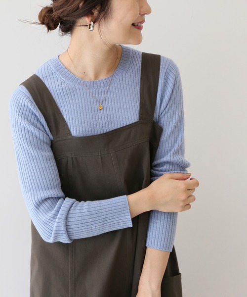 SLOBE IENA(スローブイエナ)の「ウォッシャブルクルーネックプルオーバー【手洗い可能】◆(ニット/セーター・レディース・チャコールグレー/ベージュ/サックスブルー・FREE)」の3枚目の写真