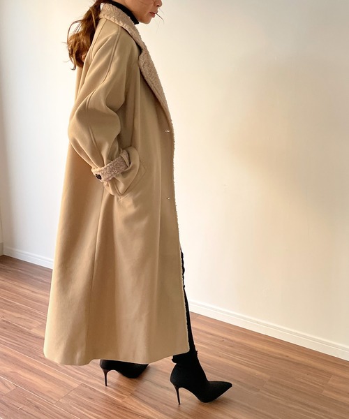JUNOAH（ジュノア）の「袖ベルトボアロングコート（チェスターコート
