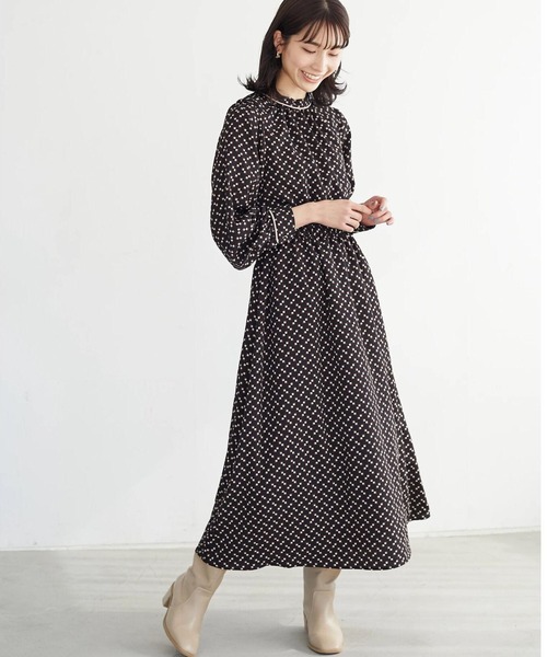 ELENCARE DUE(エレンカーレデュエ)の「・ELENCARE DUE キカガクptハイネックワンピ*(ワンピース・レディース・ブラック/ブラウン/グリーン・FREE)」の2枚目の写真